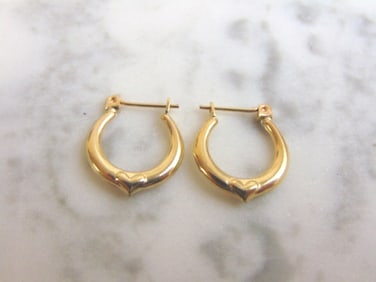 Pr Womens 14K Yellow Gold Hoop Heart Earrings
