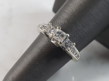 Womens Vintage Estate 14K White Gold Diamond Ring