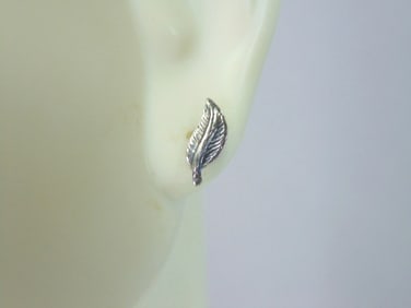 Pr Womens Vintage Estate Sterling Silver Leaf Stick Earrings