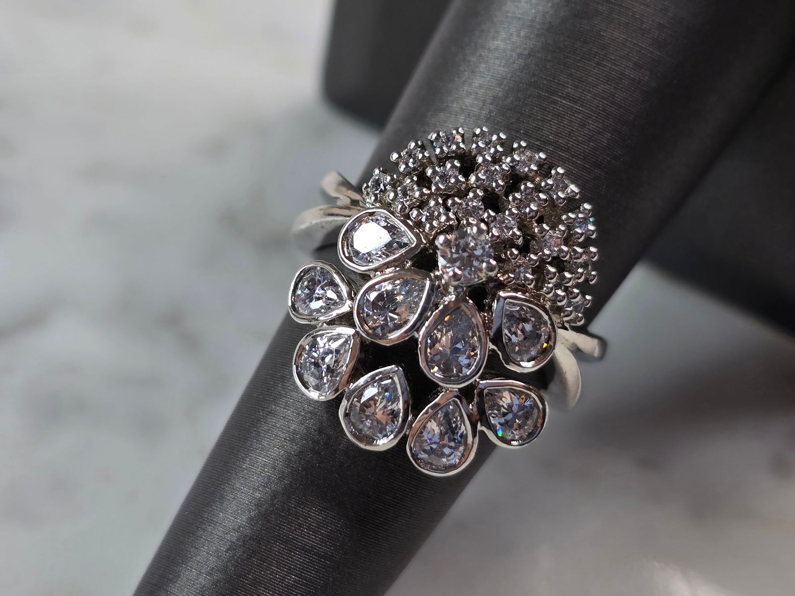 Womens Vintage Estate Sterling Silver Modernist CZ Ring (1 of 5)