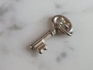 Womens Vintage Estate Sterling Silver Key Charm