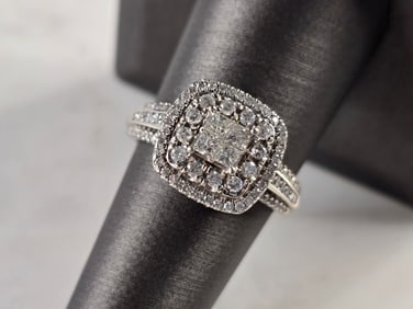 Womens Vintage Estate 10K White Gold Diamond Ring