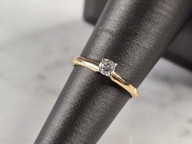 Womens Vintage Estate 14k Gold Diamond Engagement Ring