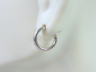 Womens Vintage Estate Sterling Silver Hoop Earrings