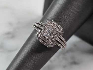 Womens Vintage Estate 10K White Gold Diamond Keepsake Ring