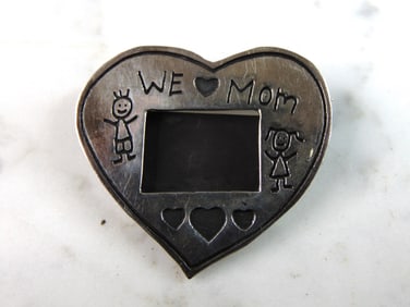 Womens Vintage Estate Sterling Silver Heart Picture Brooch