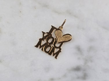 Womens Vintage Estate 14K Gold " I Love You Mom " Charm Pendant