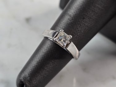 Womens 14K White Gold Diamond Engagement Ring