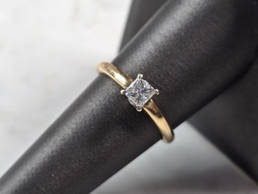 Womens Vintage 14k Yellow Gold Diamond Engagement Ring