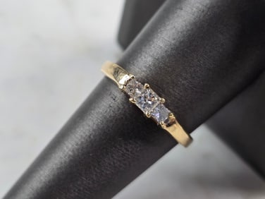 Womens Vintage Estate 14K Yellow Gold Diamond Ring