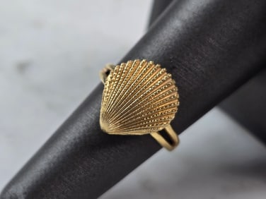 Womens Vintage Estate 14K Yellow Gold Seashell Ring