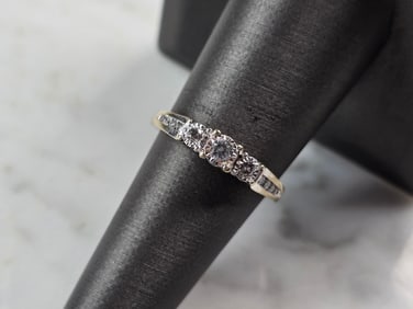 Womens Vintage Estate 10K Gold Diamond Ring
