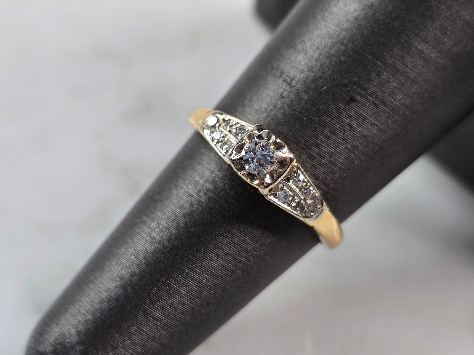 Womens Vintage Estate 14k Gold Diamond Ring (1 of 6)