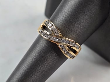 Womens Vintage Estate 14K Yellow Gold Diamond Ring