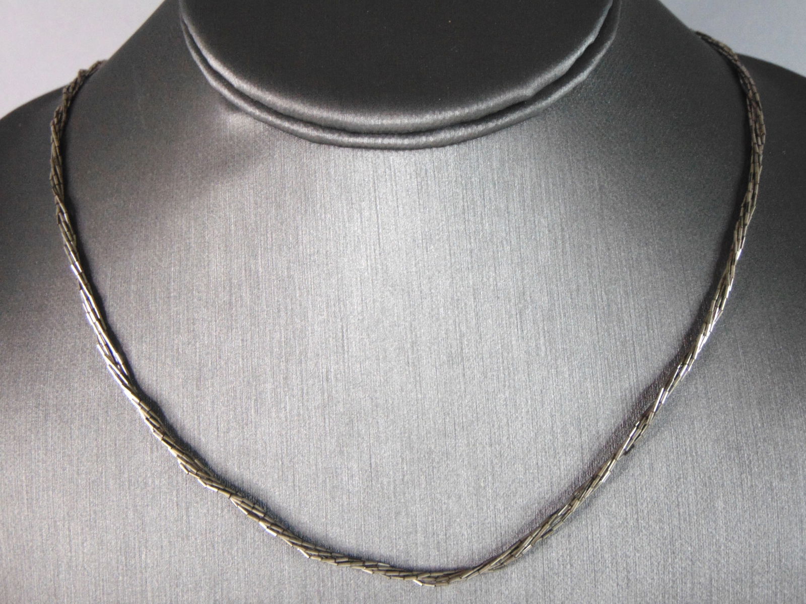 Women's Vintage Estate Sterling Silver Necklace (1 of 3)