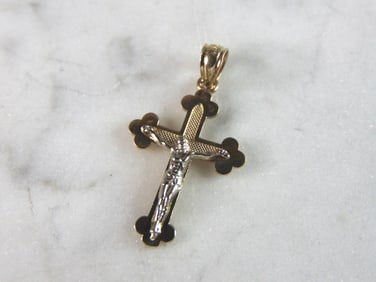 Vintage Estate 14K Yellow Gold Religious Cross Pendant