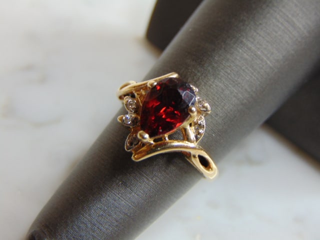 Womens 10k Yellow Gold Garnet & Diamond Ring (1 of 5)
