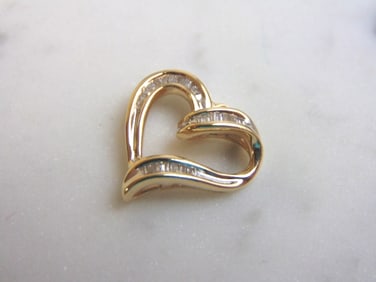 Womens Vintage Estate 10K Gold Diamond Heart Pendant