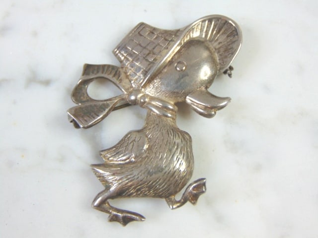 Womens Vintage Estate Sterling Silver Duck Brooch (1 of 2)