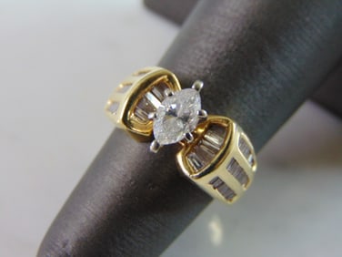 Womens Vintage 14K Yellow Gold Marquise Diamond Ring