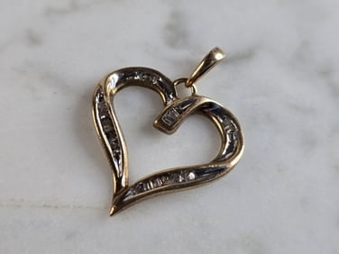 Womens Vintage Estate 10K Gold Diamond Heart Pendant
