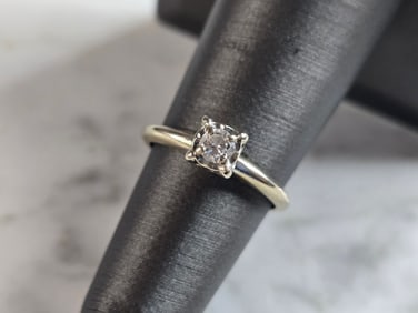 Womens Vintage Estate 14k White Gold Diamond Engagement Ring