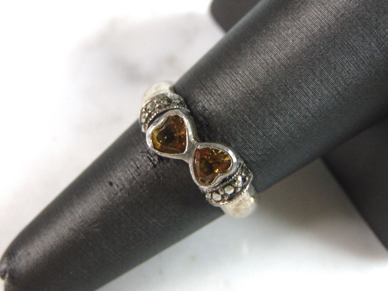 Womens Vintage Estate Sterling Silver Heart Ring (1 of 5)