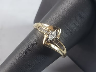 Womens Vintage Estate 14K Yellow Gold Marquise Diamond Ring