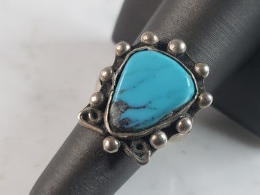 Womens Vintage Estate Sterling Silver Southwestern Turquoise Ring