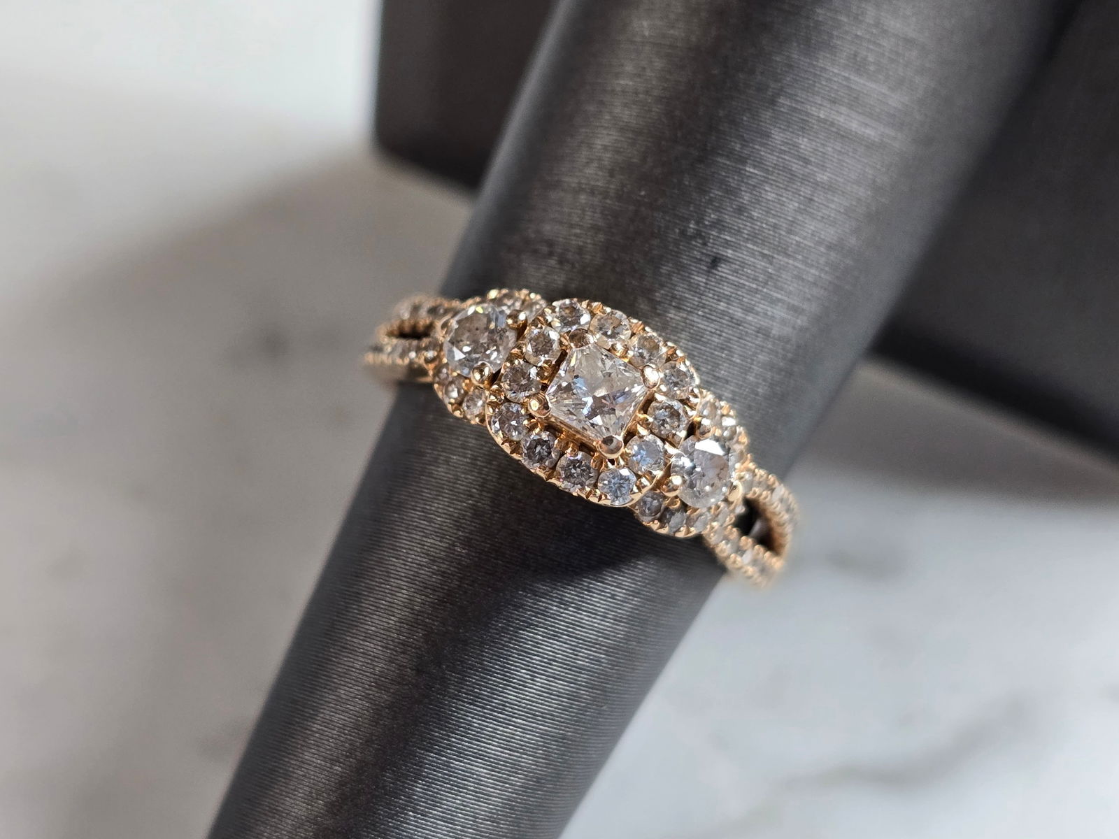 Exquisite Womens Vintage Estate 14K Rose Gold Diamond Ring (1 of 6)