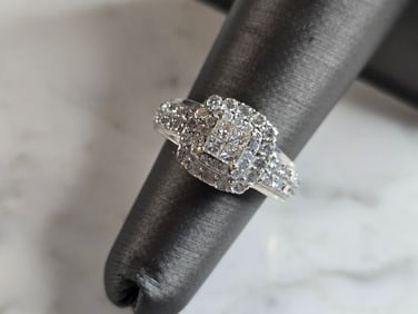 Womens Vintage Estate 14K White Gold Diamond Ring