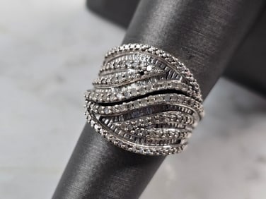 Womens Vintage Estate Sterling Silver Modernist Diamond Ring