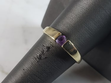 Womens Vintage Estate 14K Yellow Gold Amethyst Heart Ring
