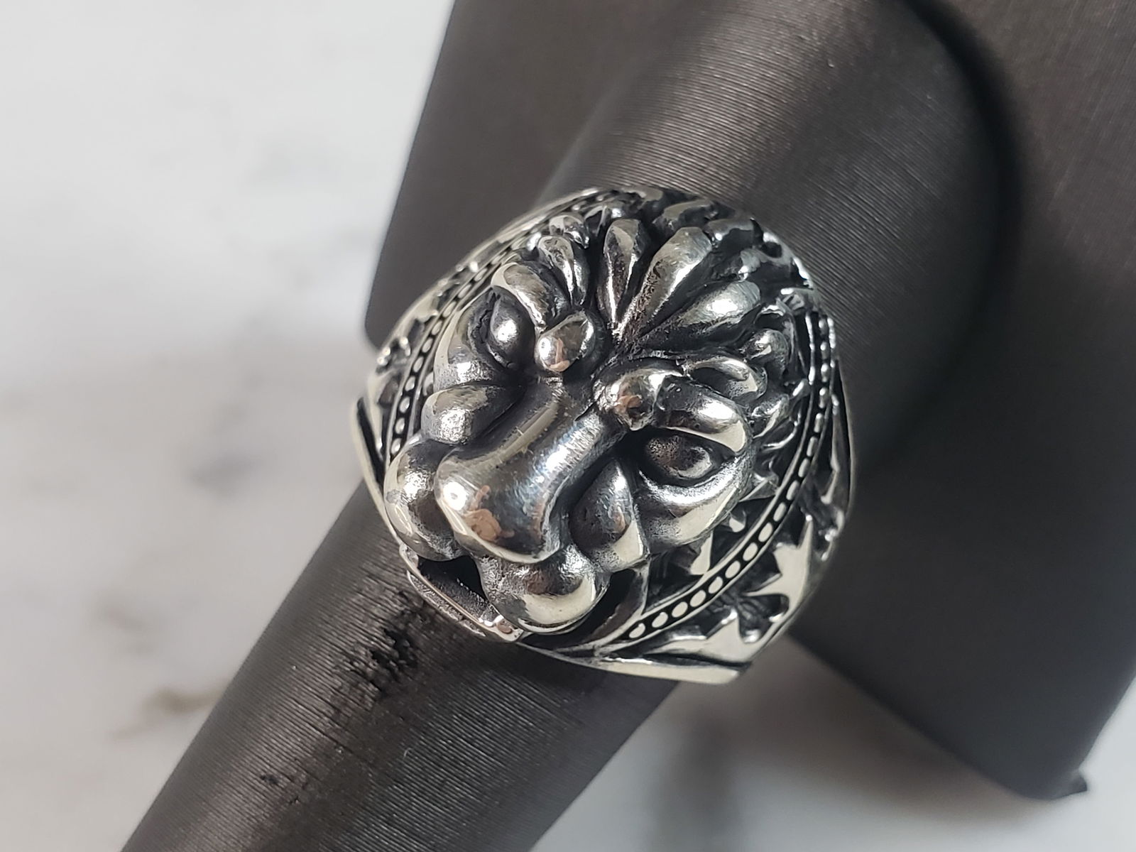 Mens Sterling Silver Lion Head Ring (1 of 5)