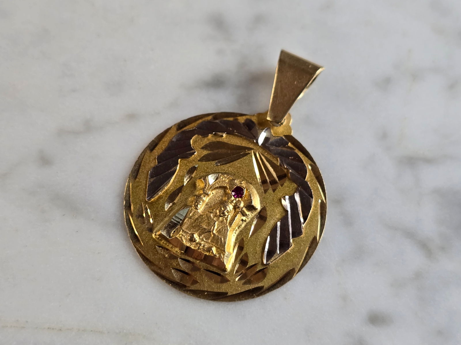 Vintage Estate 14K Mixed Gold Religious Mary Pendant: A VINTAGE ESTATE 14K MIXED GOLD RELIGIOUS MARY PENDANT THAT WEIGHS 3.9g. THE PENDANT MEASURES 1 3/8" LONG BY 1" WIDE. PENDANT IS MARKED ON THE BACK. MAKES A GREAT GIFT FOR THAT SPECIAL SOMEONE. SHIPPI