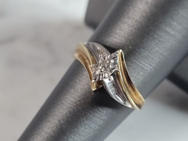 Womens Vintage Estate 10K Yellow & White Gold Diamond Ring