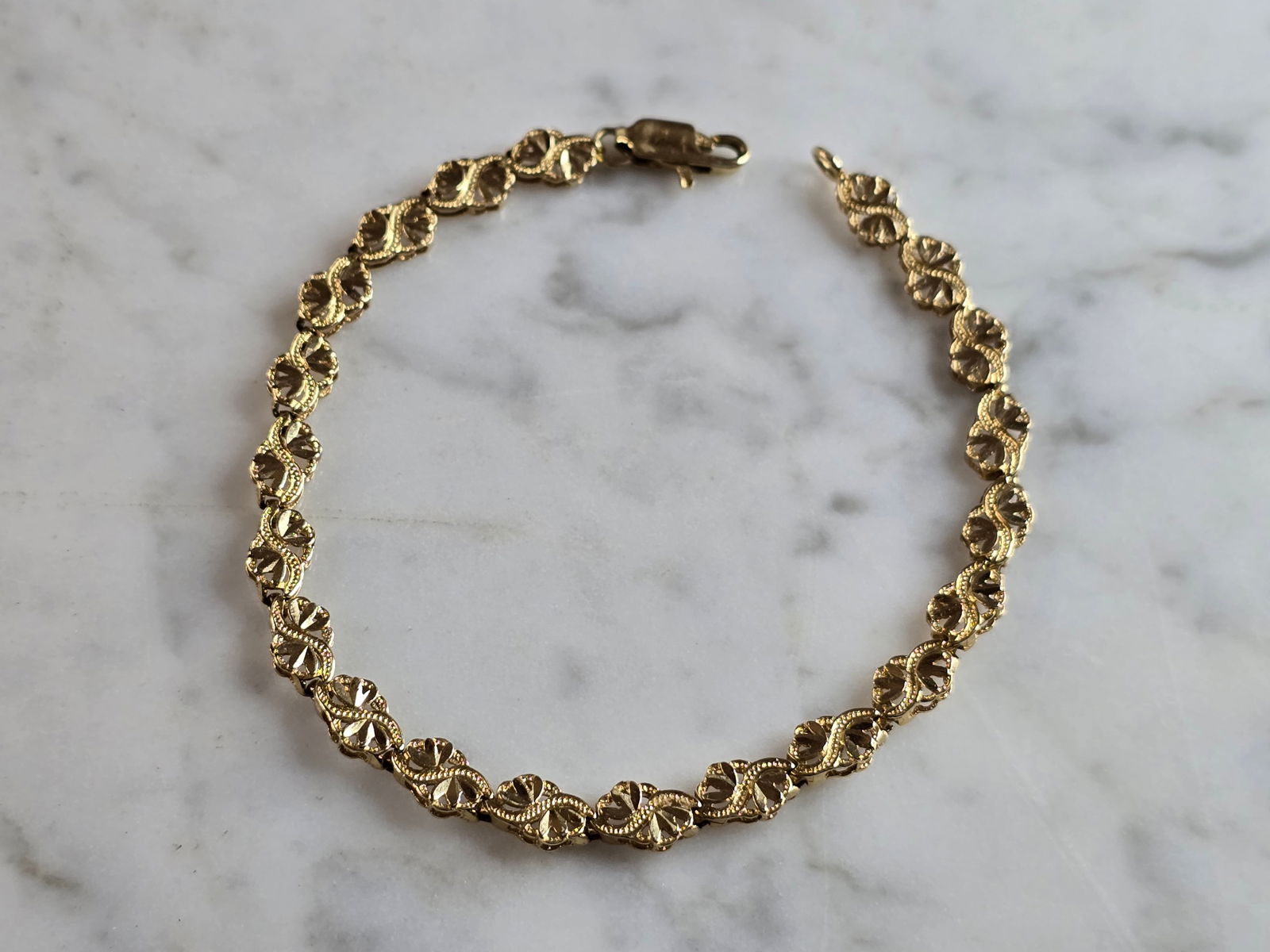Womens Vintage Estate 14K Gold Filigree Heart Bracelet (1 of 4)