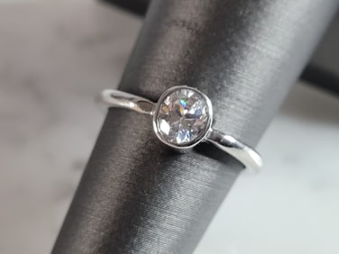Womens Estate Sterling Silver Modernist CZ Ring