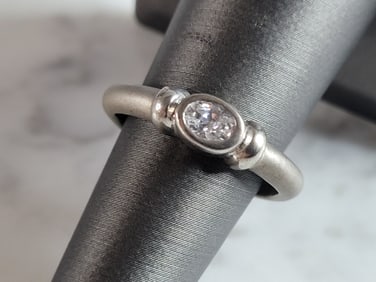 Womens Estate Sterling Silver Modernist CZ Ring