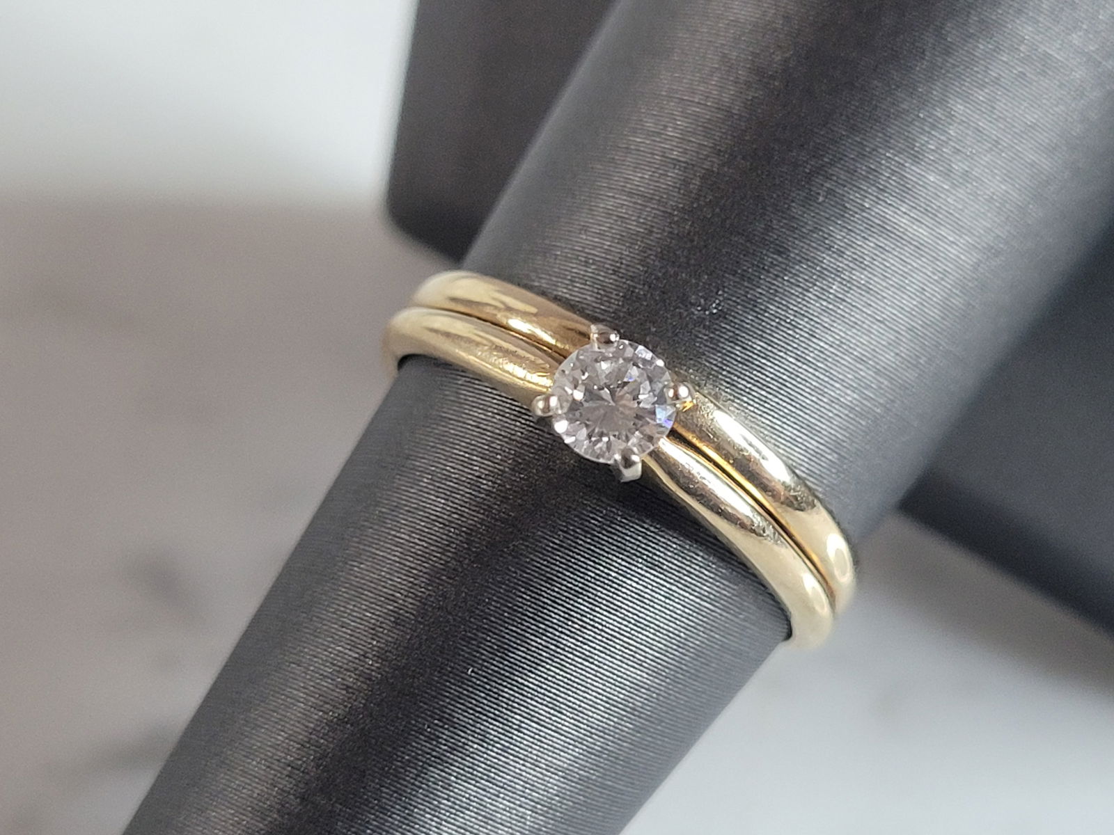 Womens Vintage Estate 14K Yellow Gold Diamond Ring (1 of 6)