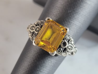 Womens Vintage Estate Sterling Silver Beryl Colored Stone Ring