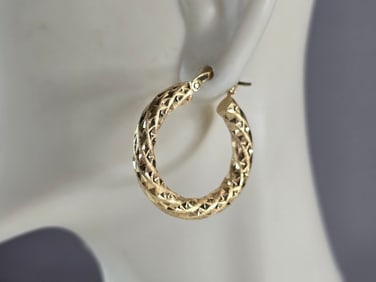 Pr of Womens Vintage Estate 14K Yellow Gold Hoop Earrings