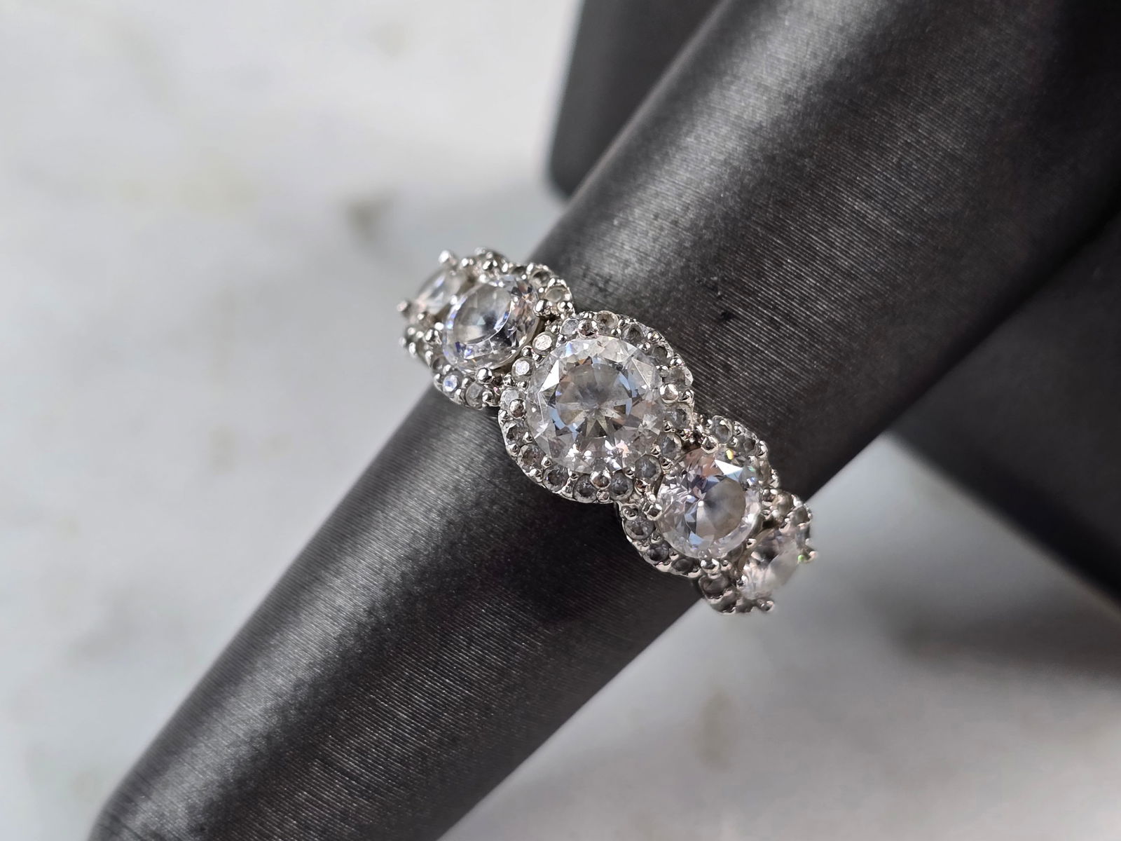 Womens Vintage Estate Sterling Silver CZ Ring (1 of 5)