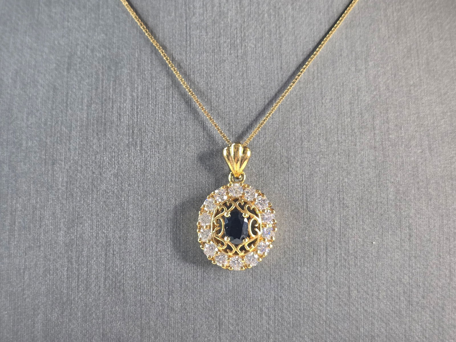 Womens Estate Sterling Silver Gold Tone Modernist Pendant Necklace: A WOMENS VINTAGE ESTATE STERLING SILVER GOLD TONE MODERNIST MULTI STONE PENDANT WITH NECKLACE. THE NECKLACE MEASURES ABOUT 18" LONG, AND THE PENDANT MEASURES 1" LONG BY 5/8" WIDE. TOGETHER THEY WEIGH