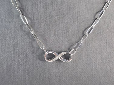 Womens Sterling Silver Hercules Knot Necklace