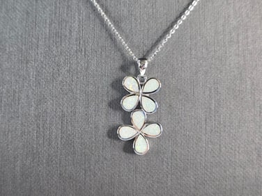Womens Sterling Silver Opal Modernist Daisy Flower Pendant Necklace
