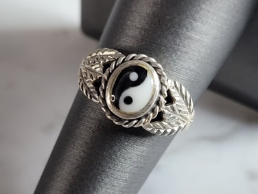 Vintage Estate Sterling Silver Chinese Yin Yang Ring
