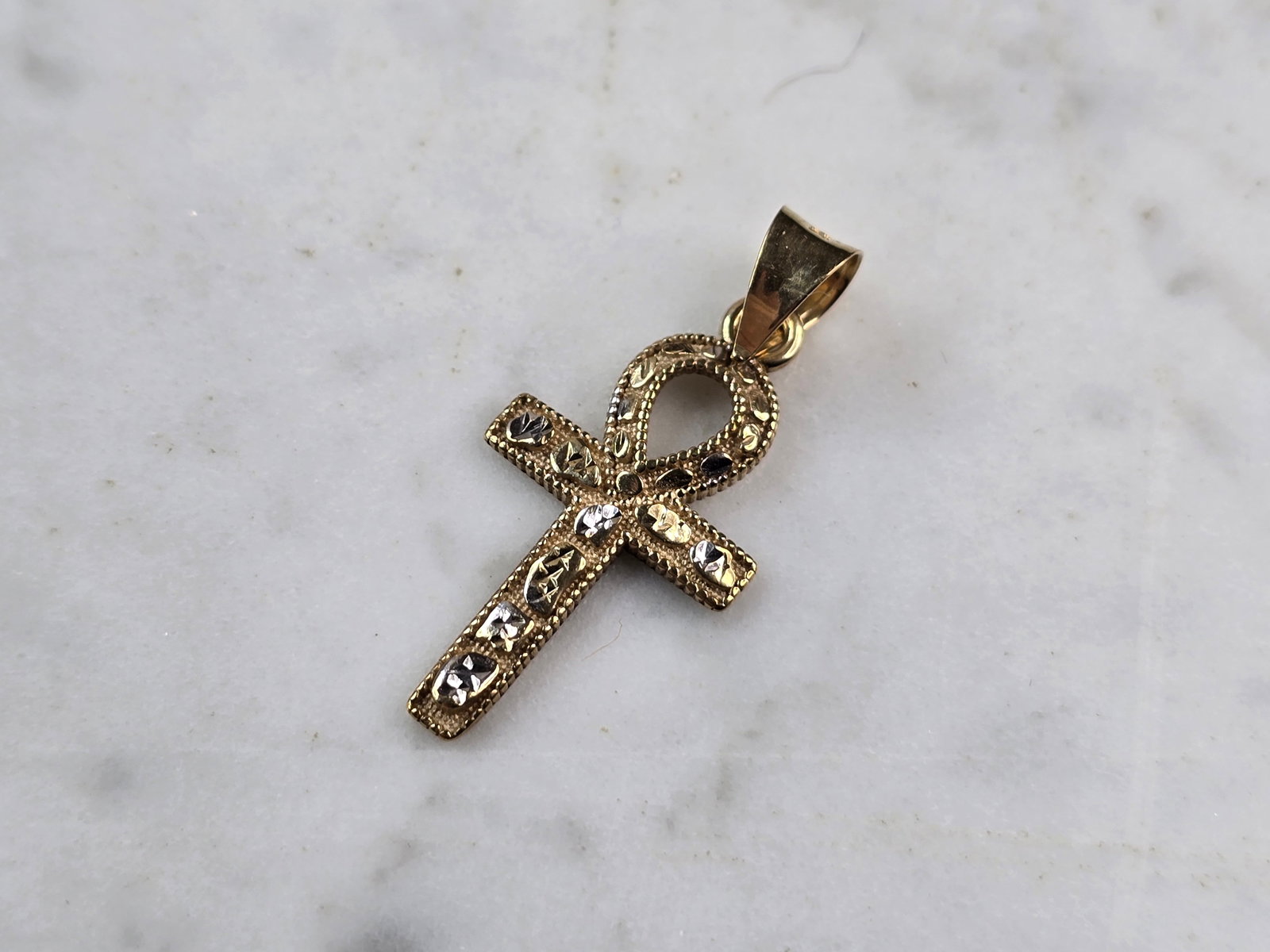 Womens Vintage Estate 10k Yellow Gold Religious Ankh Cross Pendant (1 of 3)