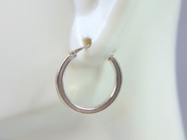 Womens Vintage Estate Sterling Silver Hoop Earrings