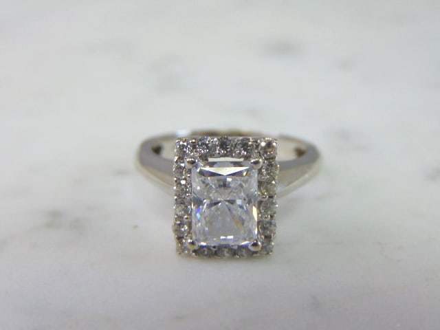 Womens Vintage Estate 14K White Gold CZ Ring (1 of 4)